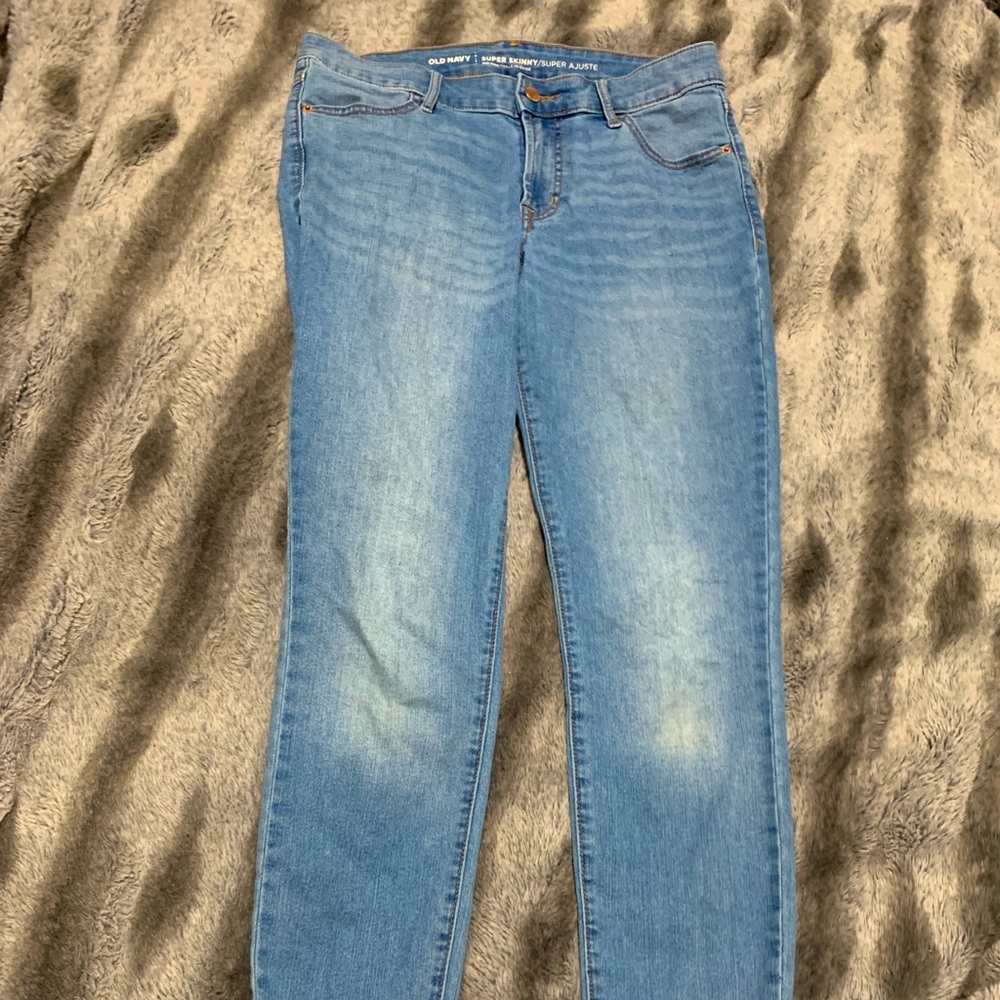 Super Skinny Mid-Rise Light Wash Jeans 👖